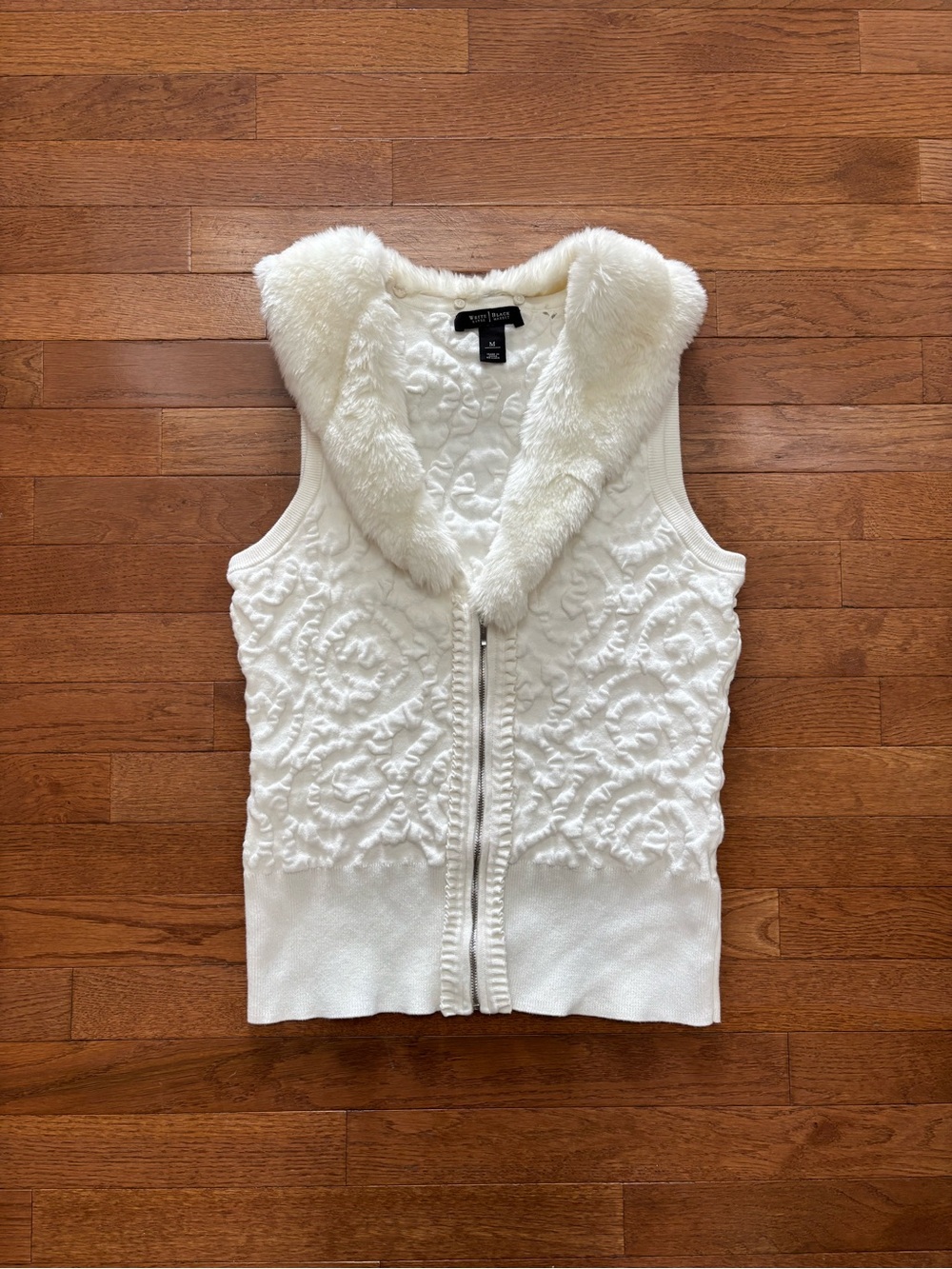 WHBM White Knit Zip Up Textured Vest with Faux Fur Collar